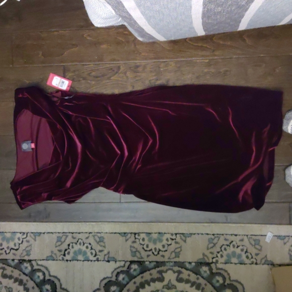 Vince Camuto | Dresses | Dark Red 